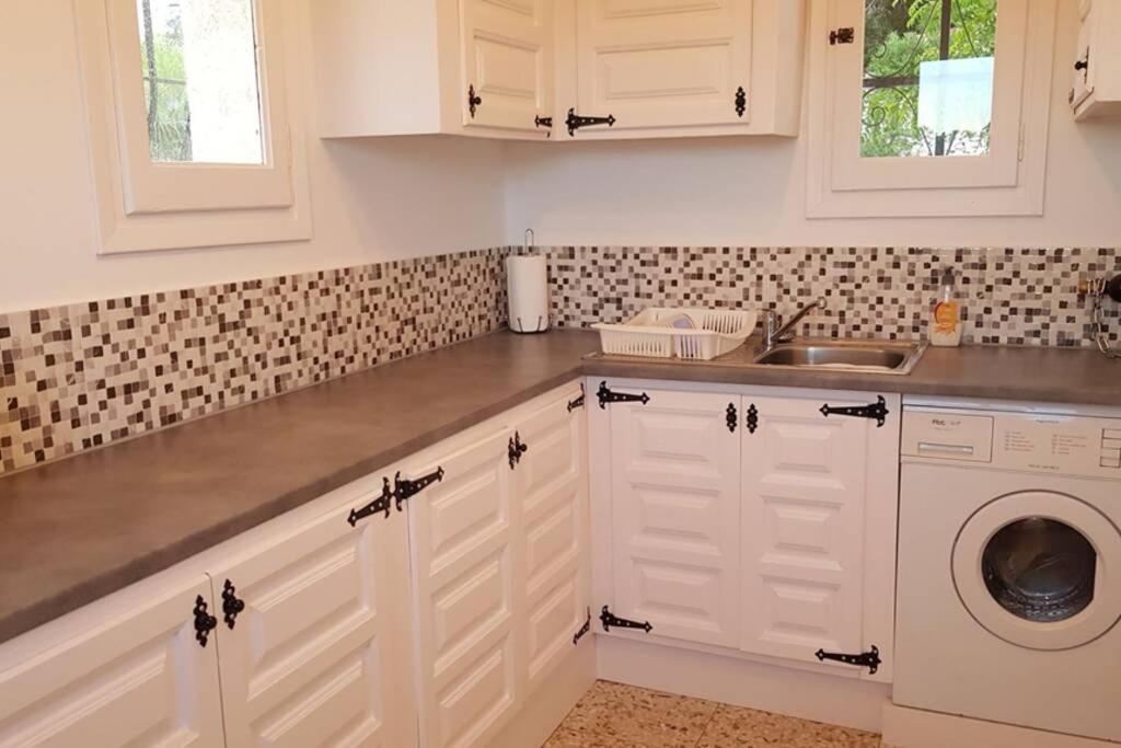 Fabulous Refurbished Apartment Above Private Villa ベニッサ エクステリア 写真