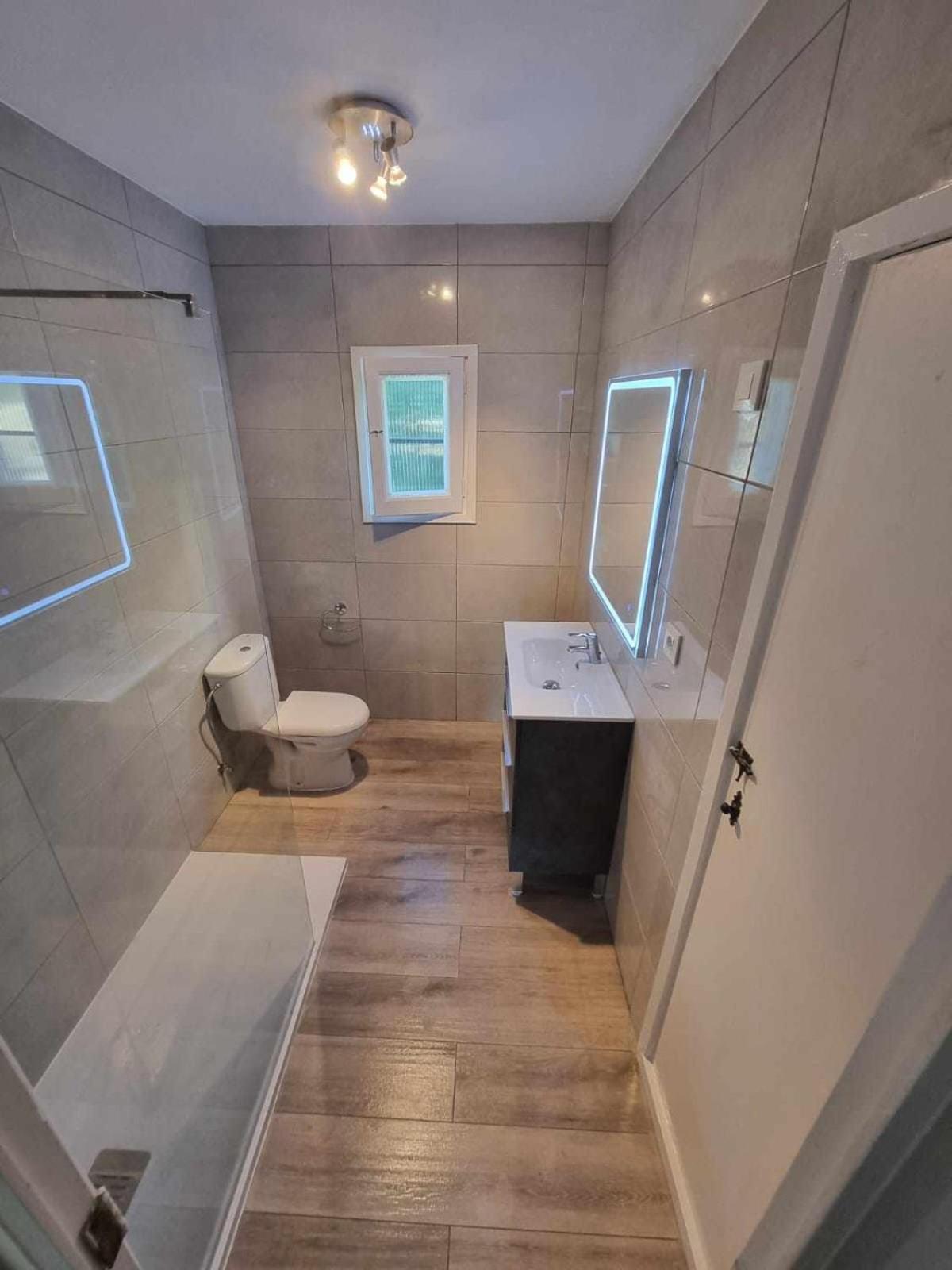 Fabulous Refurbished Apartment Above Private Villa ベニッサ エクステリア 写真